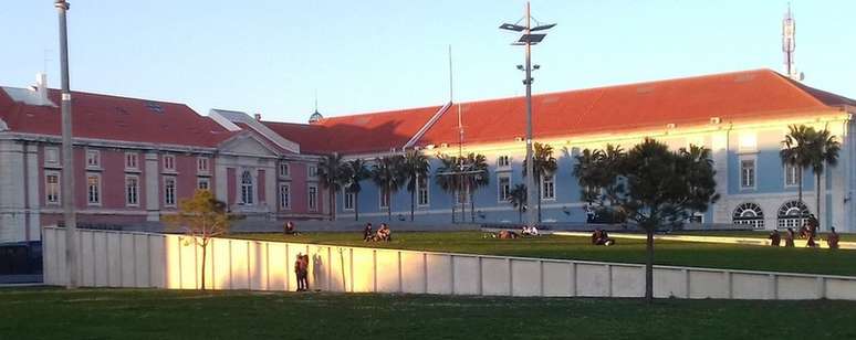 Memorial &agrave;s v&iacute;timas da escravid&atilde;o tem constru&ccedil;&atilde;o prevista neste local na orla de Lisboa, nas proximidades da Pra&ccedil;a do Com&eacute;rcio