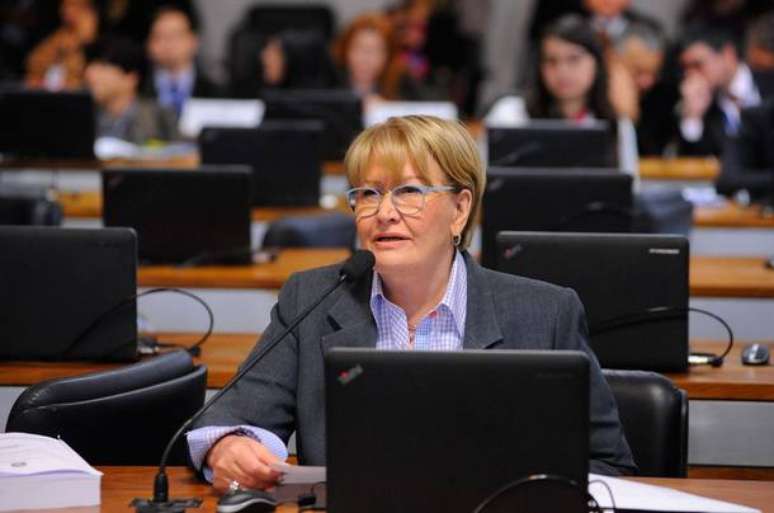 A senadora Ana Amélia (PP-RS) ainda disse entender que o presidenciável tucano deveria procurar algum vice que venha do nordeste.