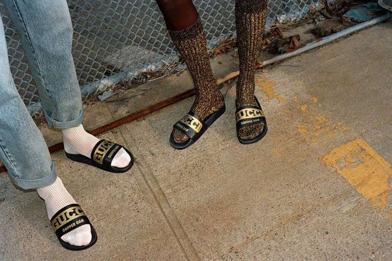 A Gucci lançou novos modelos de sliders em sua parceria com o alfaiate Dapper Dan