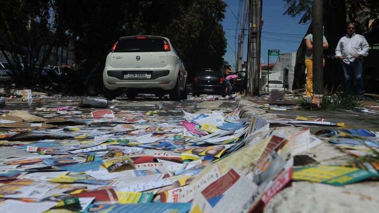 Panfletos terão de parar de ser distribuídos na véspera da votação