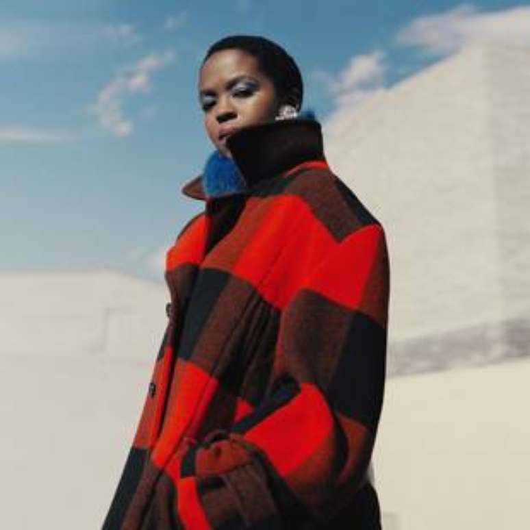 Ms. Lauryn Hill na campanha de inverno da Woolrich, marca para qual desenhou uma coleção cápsula