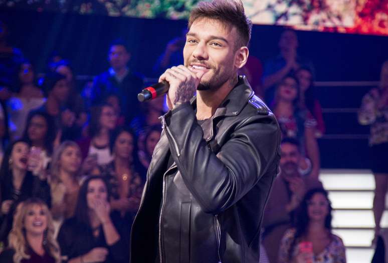 Lucas Lucco durante participação no programa 'Caldeirão do Huck', da TV Globo, em agosto de 2017