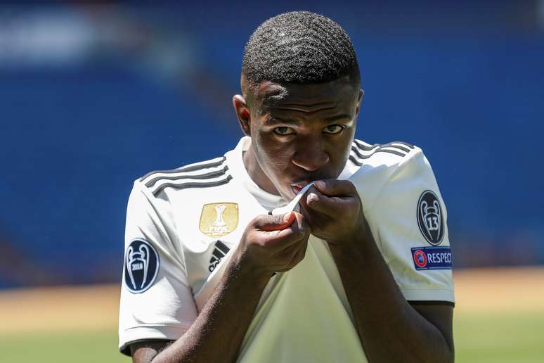 Vinícius Júnior deve começar como titular na partida amistosa entre Real Madrid e Manchester United