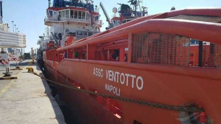 A polêmica envolve o navio italiano Asso 28, que trabalhava em plataforma de petróleo