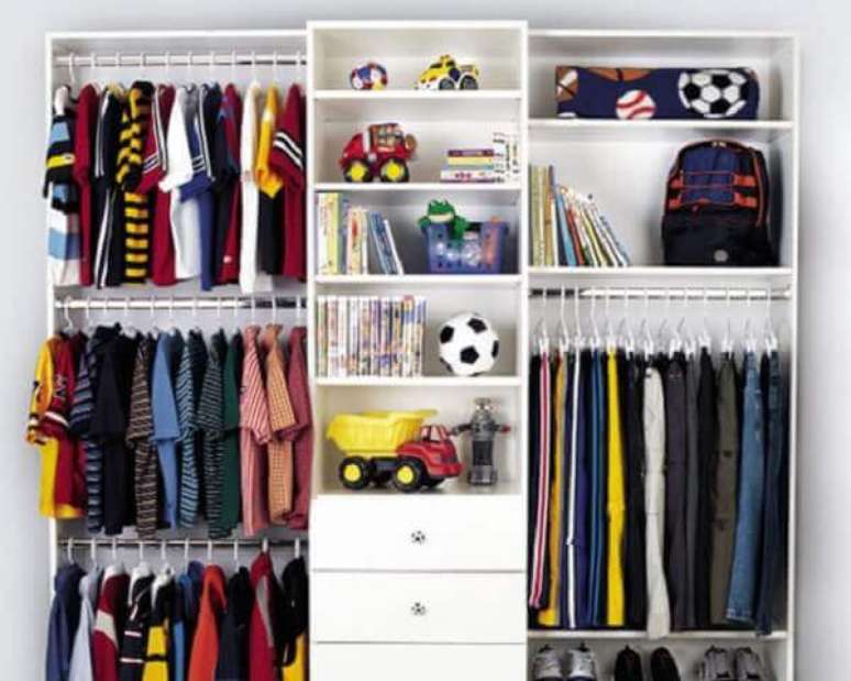 17- Guarda roupa sem porta planejado para quarto infantil. Fonte: Lojas Kd Móveis