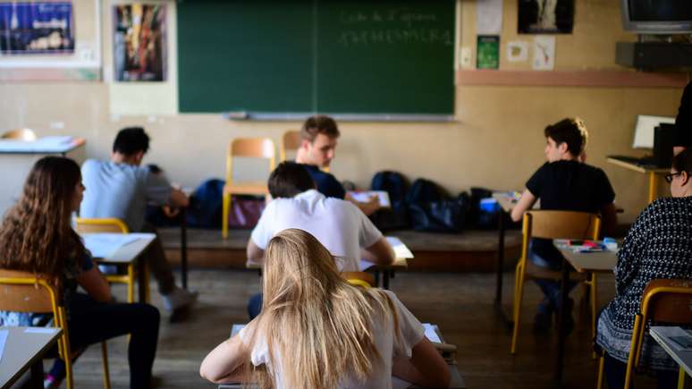 A ideia de controlar os movimentos dos alunos é polêmica