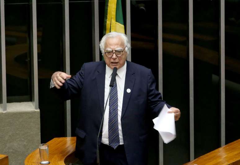 Desde 1971 na Câmara, Miro Teixeira (Rede-RJ) deixará a disputa pela reeleição e tentará uma vaga no Senado Federal