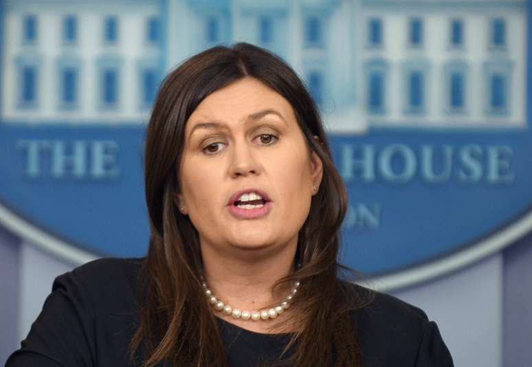 Secretária de Imprensa da Casa Branca, Sarah Sanders, durante briefing à impresa na Casa Branca
01/08/2018 REUTERS/Mary F. Calvert