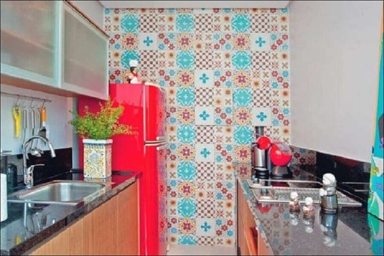 31. Decoração para cozinha com azulejo retrô – Foto: Luanna Pimentel