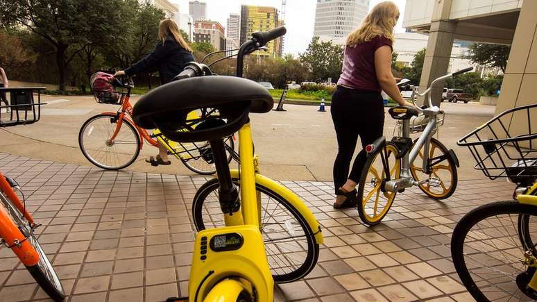 Bicicletas compartilhadas tornaram-se uma alternativa de transporte em muitas cidades