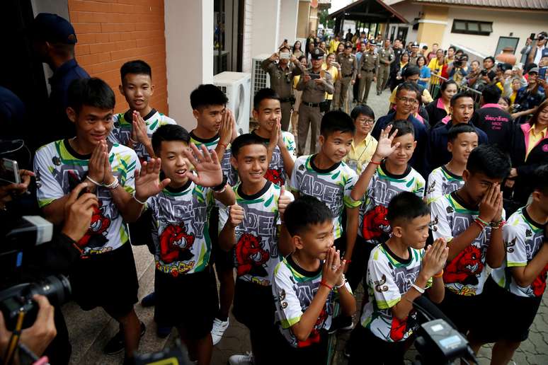 Meninos resgatados de caverna chegam para coletiva de imprensa em Chiang Rai, na Tail&acirc;ndia 18/07/2018 REUTERS/Soe Zeya Tun