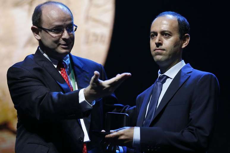 Matemático iraniano Caucher Birkar (à dir.) receberá uma nova medalha Fields, o Prêmio Nobel da Matemática