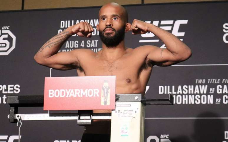 Campeão peso-mosca, Demetrious Johnson bateu o peso e confirmou sua defesa de título (Foto: MMA Junkie)