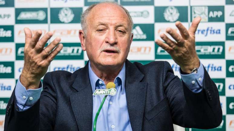 Luiz Felipe Scolari durante sua apresentação no Palmeiras, sexta-feira (Foto: Gilson Guzzo)