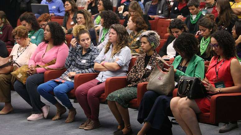 Público assiste a audiências sobre ação que pede a descriminalização do aborto, no STF