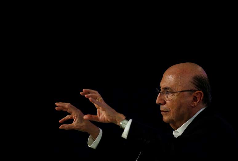 Candidato do MDB &agrave; Presid&ecirc;ncia, Henrique Meirelles, participa de evento com presidenci&aacute;veis em Bras&iacute;lia
06/08/2018
REUTERS/Adriano Machado