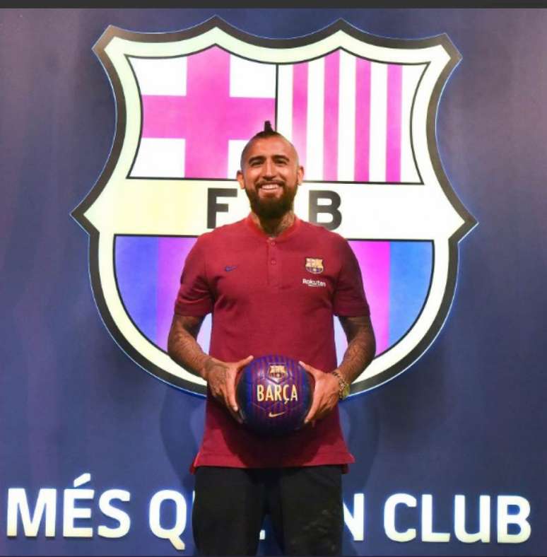 Vidal foi apresentado oficialmente (Foto: Reprodução)