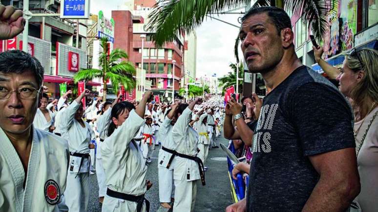 Rodrigo Minotauro viajou por seis países para mostrar os bastidores das artes marciais (Foto: Divulgação)