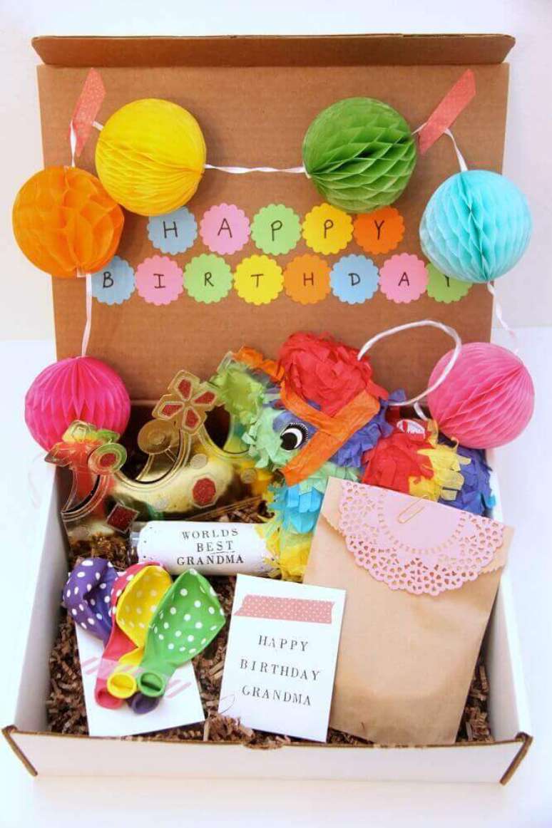 6. É importante que a festa na caixa infantil seja muito divertida e tenha muitas cores – Foto Birthday Activities