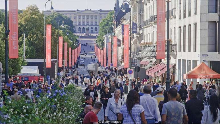 A população de Oslo cresceu a taxas recordes durante o início dos anos 2000, tornando-se a metrópole que cresce mais rapidamente na Europa