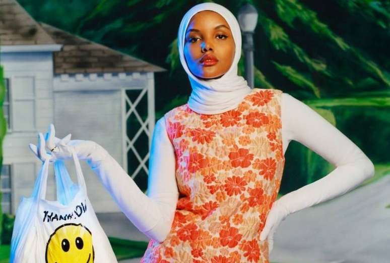Halima Aden é capa da 'Teen Vogue' de agosto