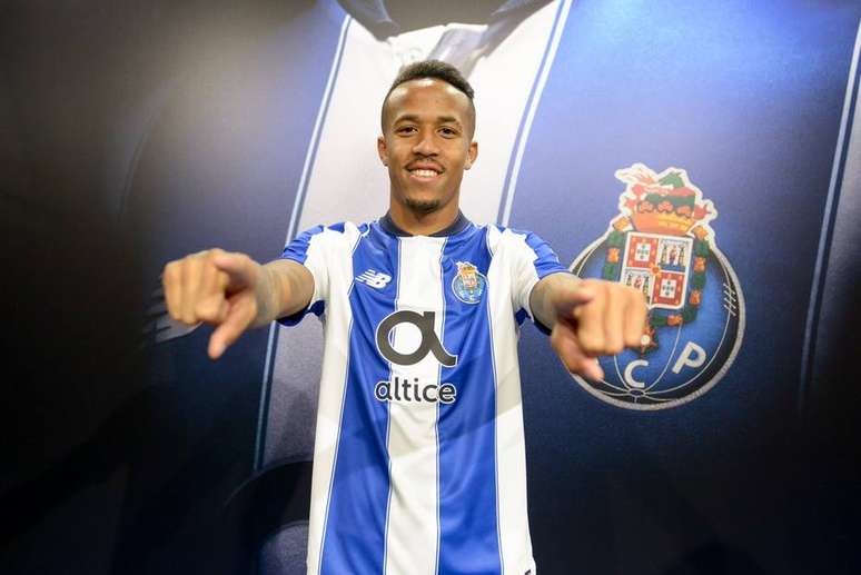 Para a zaga, o nome que surge como possível selecionado de Tite é o de Éder Militão, que saiu do São Paulo e foi jogar no Porto, de Portugal