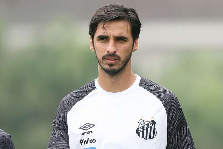 Bryan Ruiz deve usar a camisa 22 no Santos