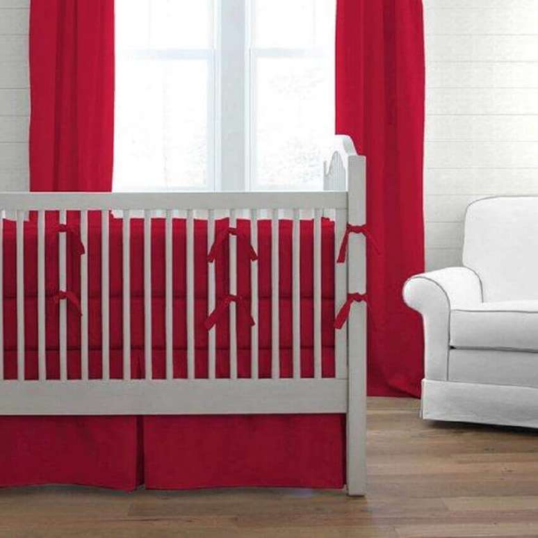 27. Quartos vermelhos também podem ser usados como inspiração para quarto de bebê – Foto: Baby Bedding