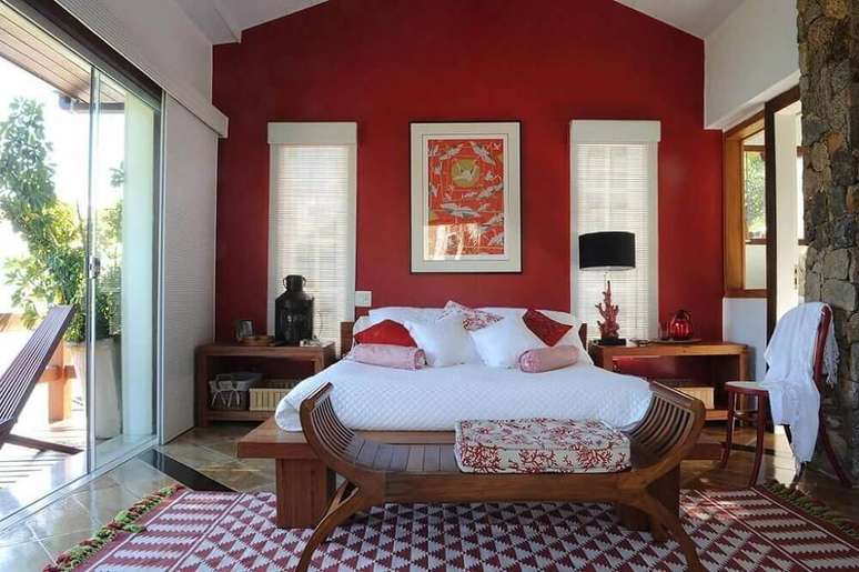 8. Existem diversas tonalidades de vermelho para incrementar a decoração do seu quarto, escolha a que mais te agrada – Foto: Viva Decora