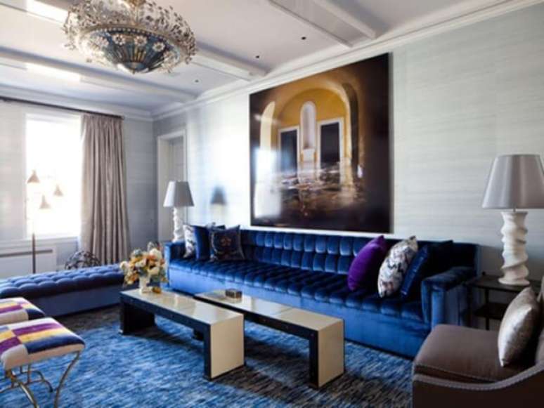 61. Sofá azul royal em veludo. Foto de Pulsuz Mobil Portal