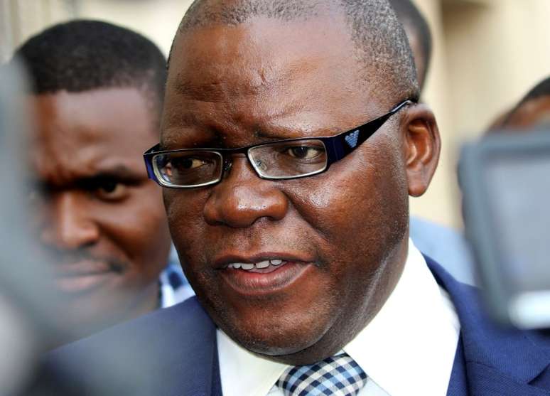 Político de oposição do Zimbábue Tendai Biti, em Harare 07/09/2016 REUTERS/Philimon Bulawayo