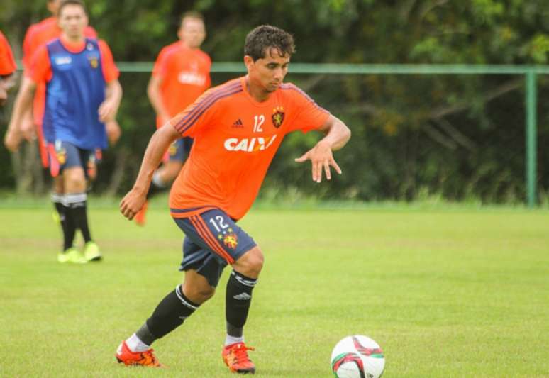 Everton Felipe chegará ao São Paulo nesta quarta-feira (Foto: Williams Aguiar/Site oficial do Sport)