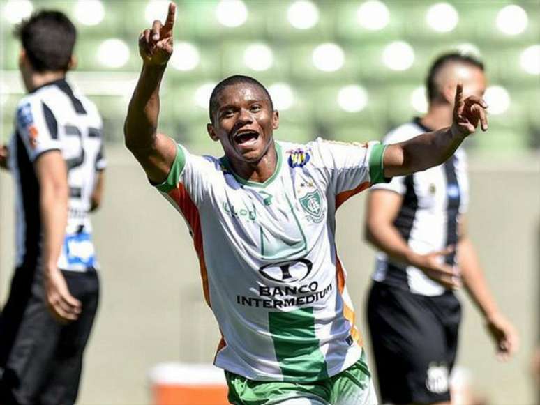 Juninho é um dos destaques do América Mineiro no Campeonato Brasileiro (Foto: Carlos Cruz/América-MG)