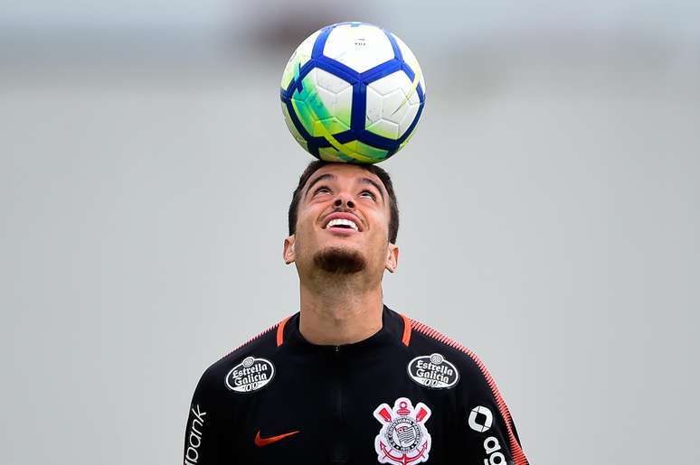 Bruno Xavier durante treino no CT Joaquim Grava em julho deste ano