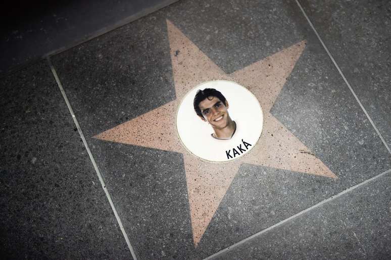 Nome de Kaká fica cravado no &#034;Caminho dos Ídolos&#034; no estádio do Morumbi