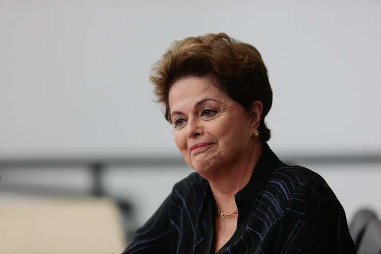 Dilma também afirmou que o &#034;golpe&#034; segue um processo de três atos, onde o impeachment foi o primeiro.