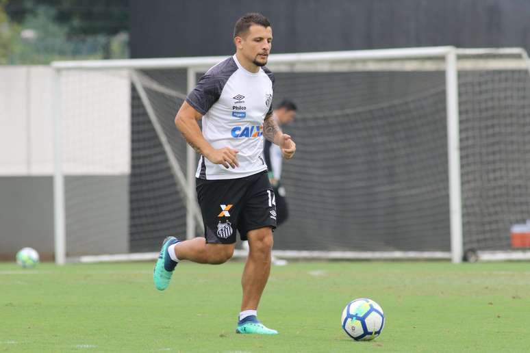 Jogador Vecchio não está nos planos de Cuca