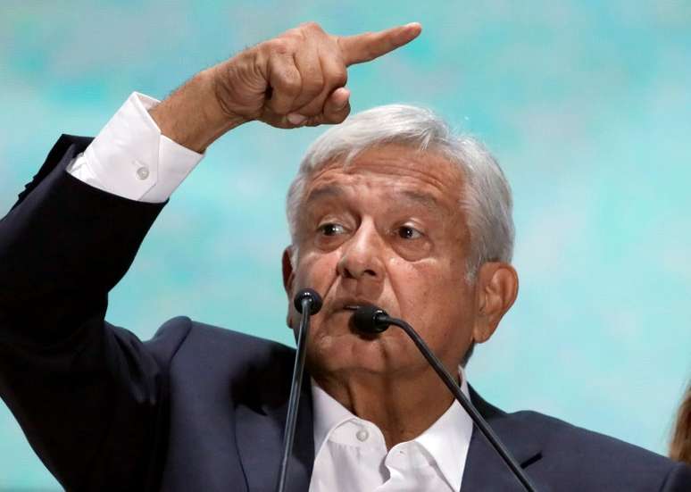 López Obrador faz discurso na Cidade do México
 2/7/2018   REUTERS/Alexandre Meneghini