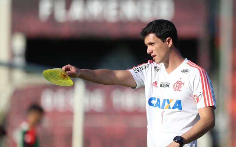 Maurício Barbieri comanda treino do Flamengo no Ninho do Urubu (Foto: Gilvan de Souza/Flamengo)