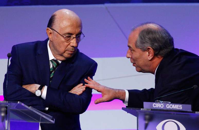 Ciro e Meirelles conversam durante debate