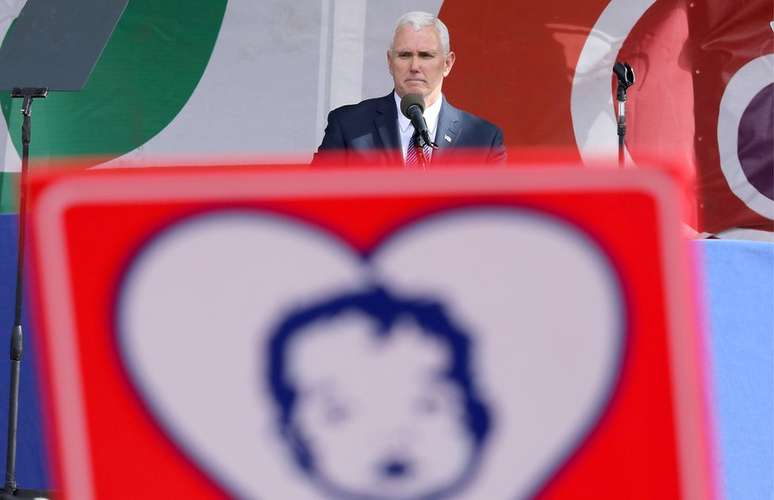 Mike Pence tinha forte ativismo antiaborto antes mesmo de ser escolhido como vice de Trump