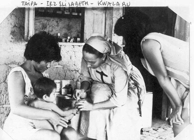 Irm&atilde;s prestaram servi&ccedil;os de sa&uacute;de num momento em que grupo sofria com doen&ccedil;as infecciosas