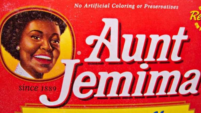 Foto de mulher negra estereotipada representava a marca de alimentos 'Aunt Jemina'.