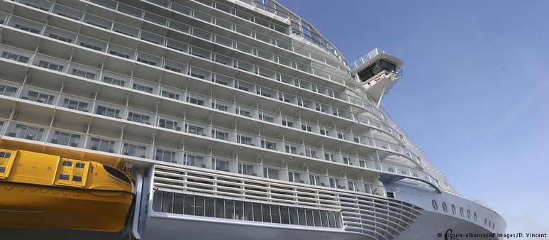 Cruzeiro Symphony of the Seas: 362 metros de comprimento, 3 mil cabines, 40 restaurantes, 23 piscinas, 