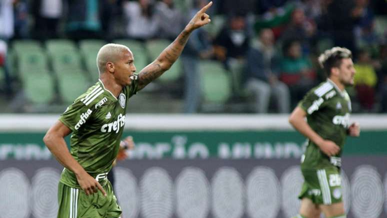Deyverson comemora o gol que deu a vitória ao Palmeiras no Allianz Parque (Luis Moura/WPP)