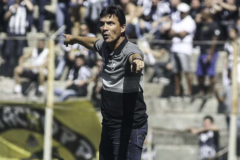 Z&eacute; Ricardo teve um empate com gosto de derrota em sua estreia como t&eacute;cnico do Botafogo