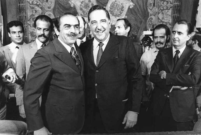 Foto de 1982, com o já experiente deputado Antônio Salim Curiati posando ao lado do então prefeito de São Paulo Reynaldo de Barros, a quem sucedeu