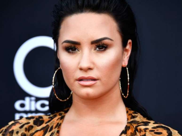 Demi Lovato teve overdose de oxicodona e foi encontrada sozinha em sua casa