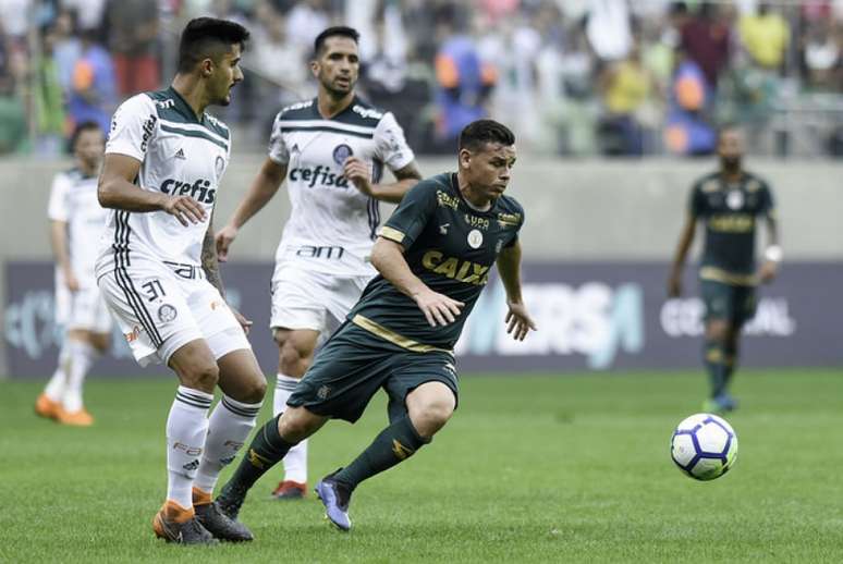 Ruy mira confronto contra o Fluminense (Foto: Mourão Panda / Divulgação / América-MG)