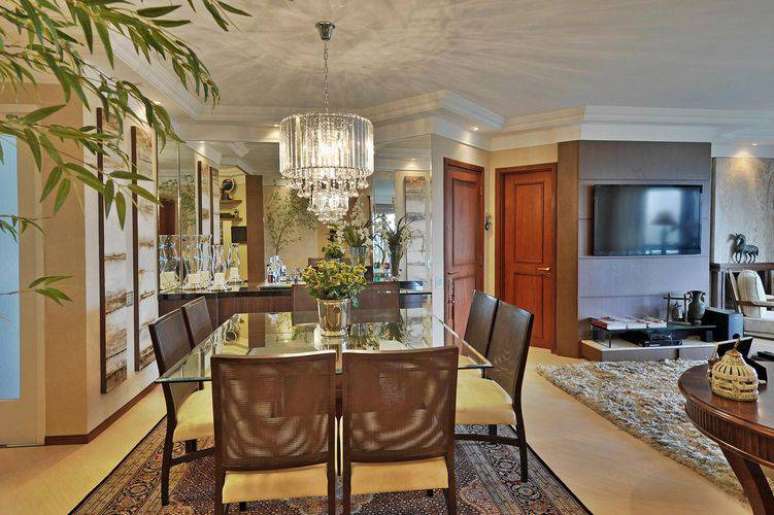 20. Cada vez mais os lustres para sala ganham formas modernas. Projeto de Bender Arquitetura